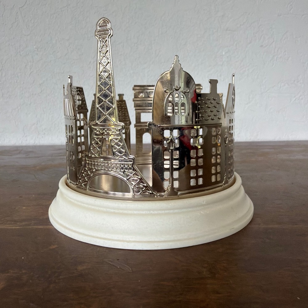 Bath & Body Works 3 Wick Candle Holder Eiffel Tower Paris Cityscape White Bottom